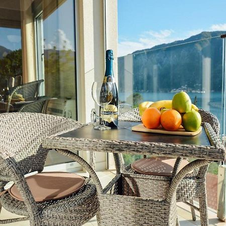 Ily Apartment With Sea View Kotor Dış mekan fotoğraf