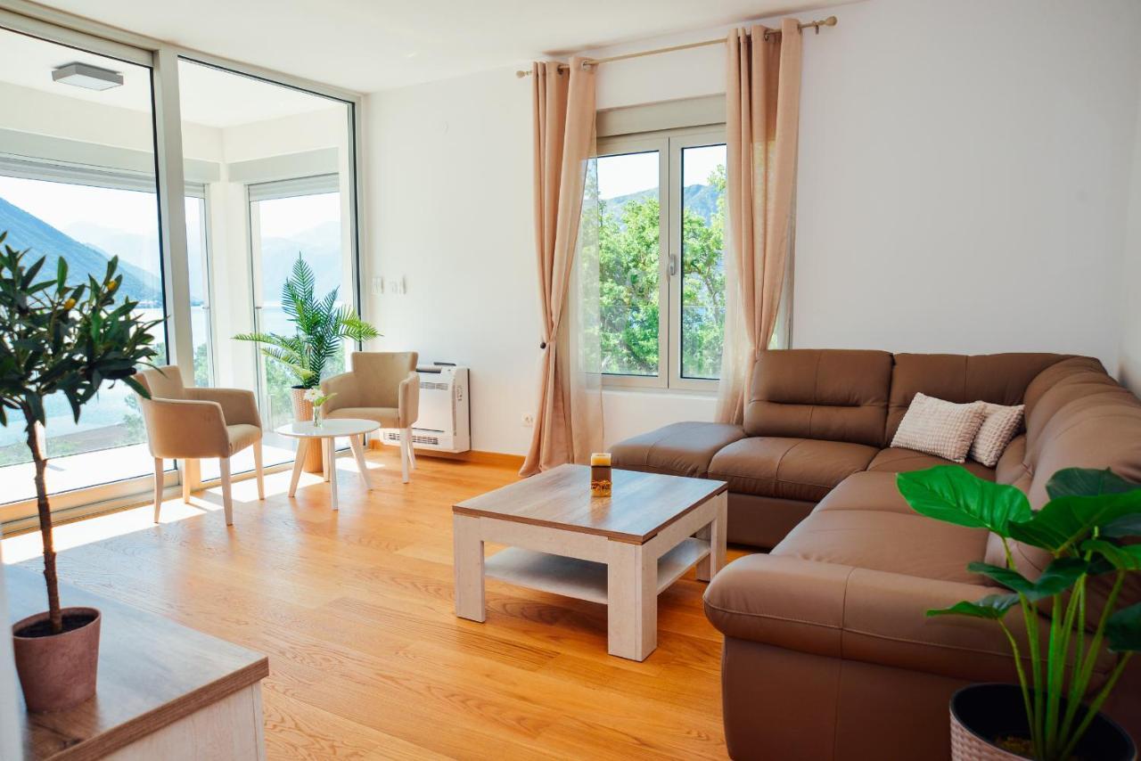 Ily Apartment With Sea View Kotor Dış mekan fotoğraf