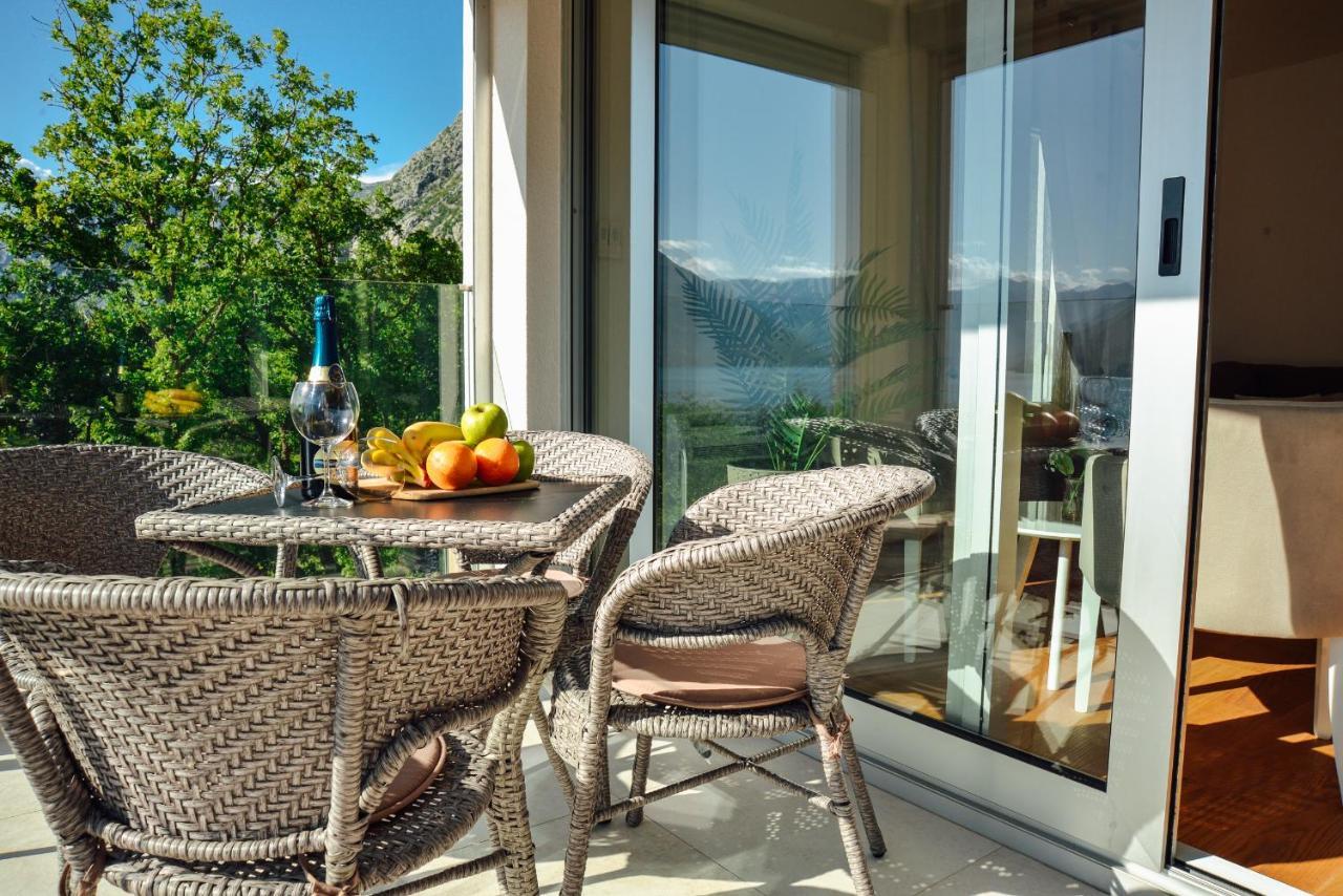Ily Apartment With Sea View Kotor Dış mekan fotoğraf