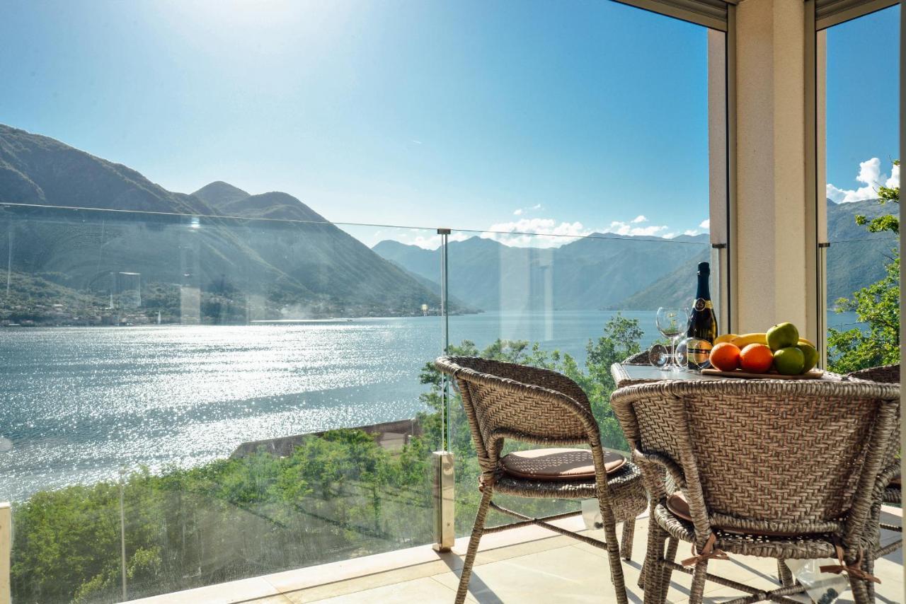 Ily Apartment With Sea View Kotor Dış mekan fotoğraf