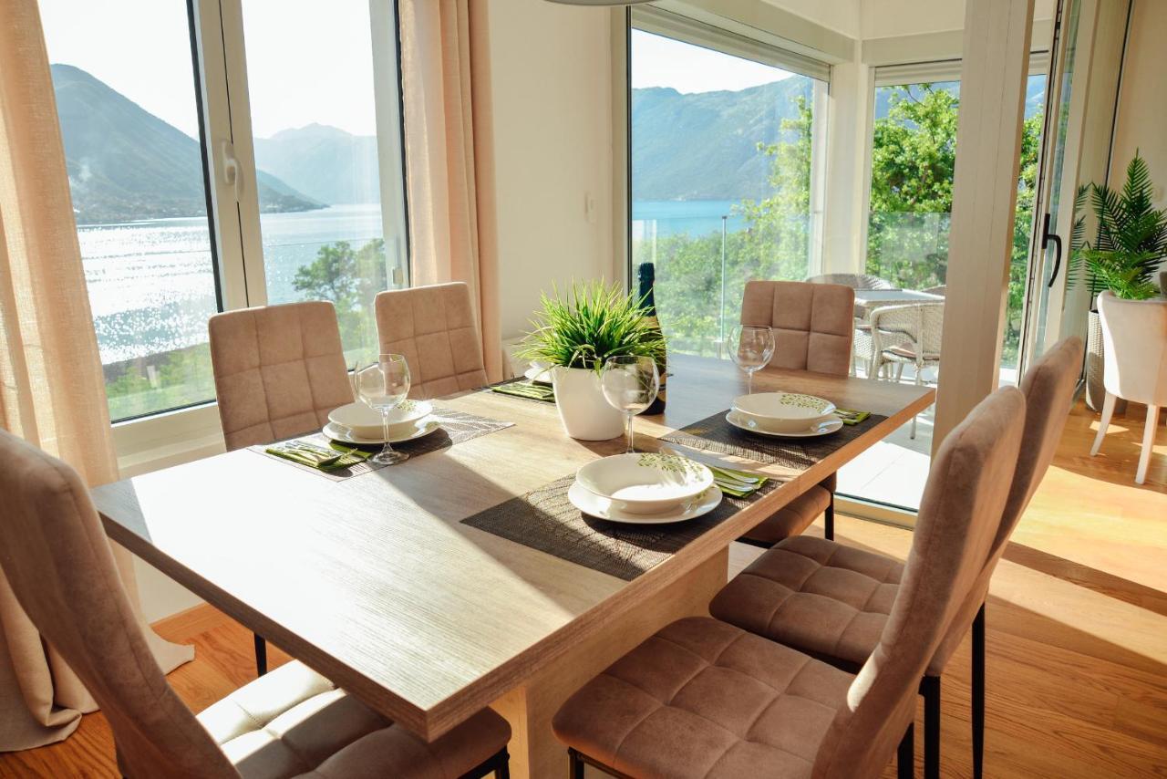 Ily Apartment With Sea View Kotor Dış mekan fotoğraf